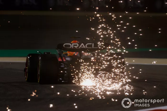 Max Verstappen y el Red Bull Racing RB19 echan chispas
