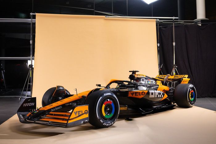 McLaren MCL38