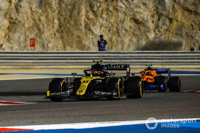 Esteban Ocon, Renault F1 Team R.S.20, Lando Norris, McLaren MCL35