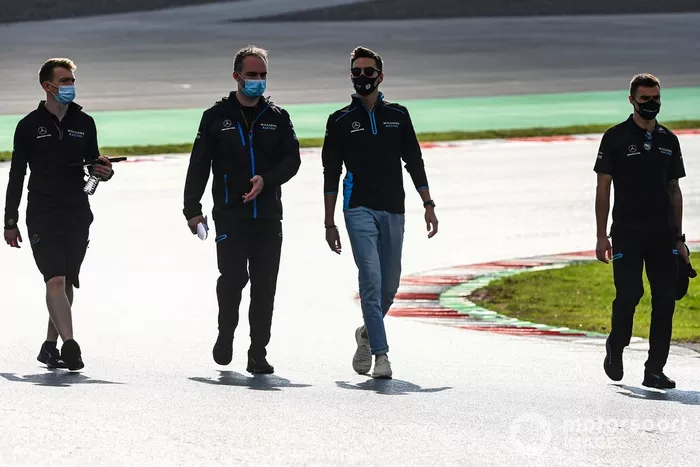 George Russell, Williams Racing, recorre la pista