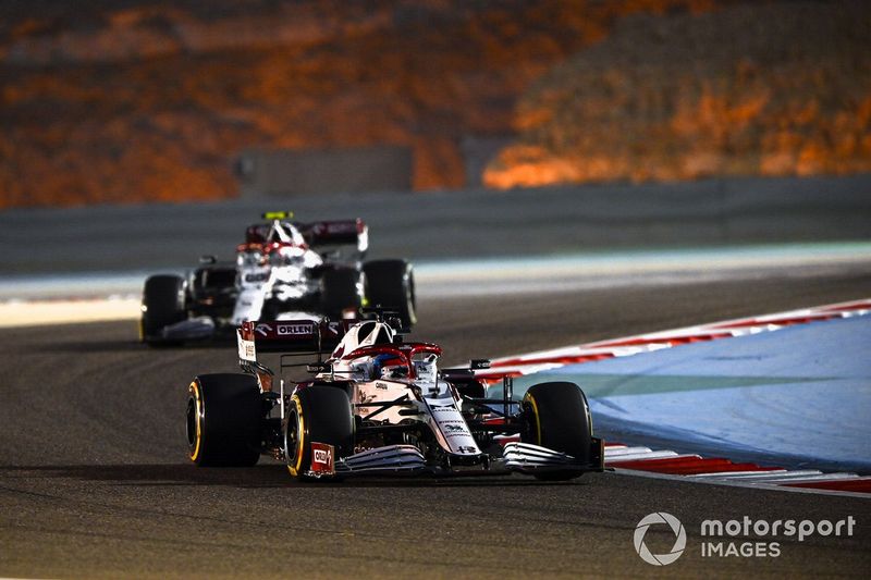 Kimi Raikkonen, Alfa Romeo Racing C41, Antonio Giovinazzi, Alfa Romeo Racing C41