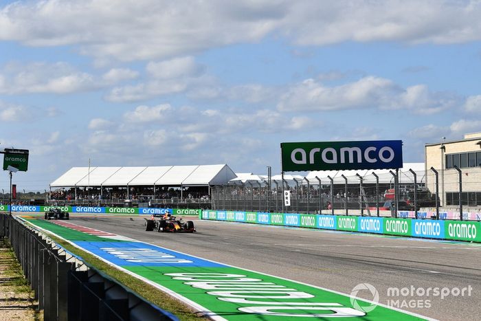 Max Verstappen, Red Bull Racing RB16B, Lewis Hamilton, Mercedes W12