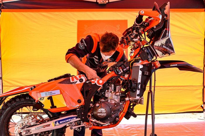 Mecánico del #1 Red Bull KTM Factory Racing: Kevin Benavides