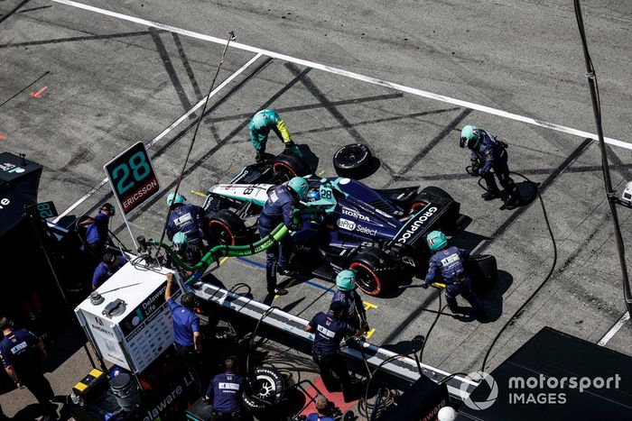 Marcus Ericsson, Andretti Global Honda, parada en boxes