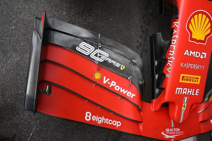 Ferrari SF90: Frontflügel