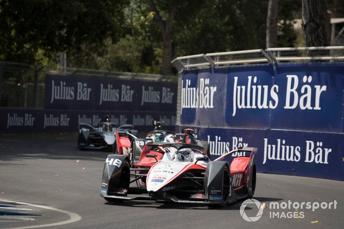 Edoardo Mortara, Venturi, EQ Silver Arrow 01 leadsFelipe Massa, Venturi, EQ Silver Arrow 01 
