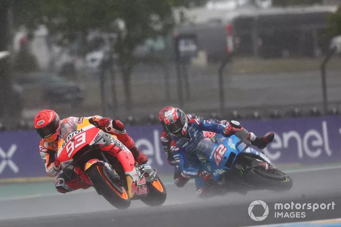 Marc Márquez, Repsol Honda Team, y caída de Alex Rins, Team Suzuki MotoGP 
