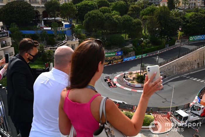 Carlos Sainz Jr., Ferrari SF21