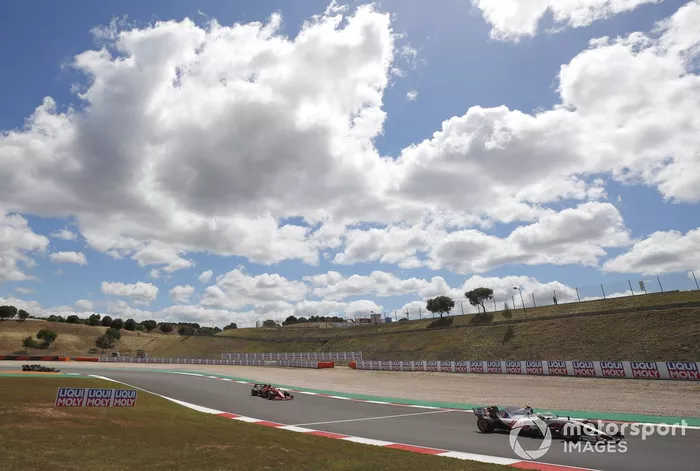 Mick Schumacher, Haas VF-21, Charles Leclerc, Ferrari SF21, Sebastian Vettel, Aston Martin AMR21