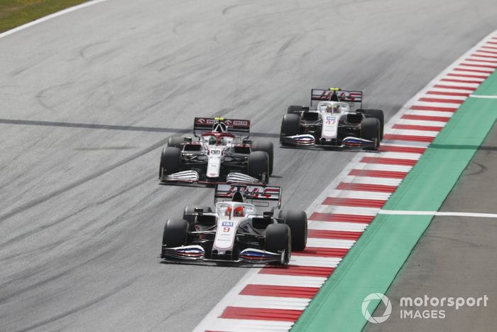 Nikita Mazepin, Haas VF-21, Antonio Giovinazzi, Alfa Romeo Racing C41, Mick Schumacher, Haas VF-21