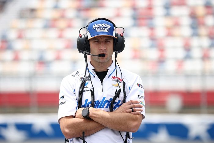 Crew chief Cliff Daniels