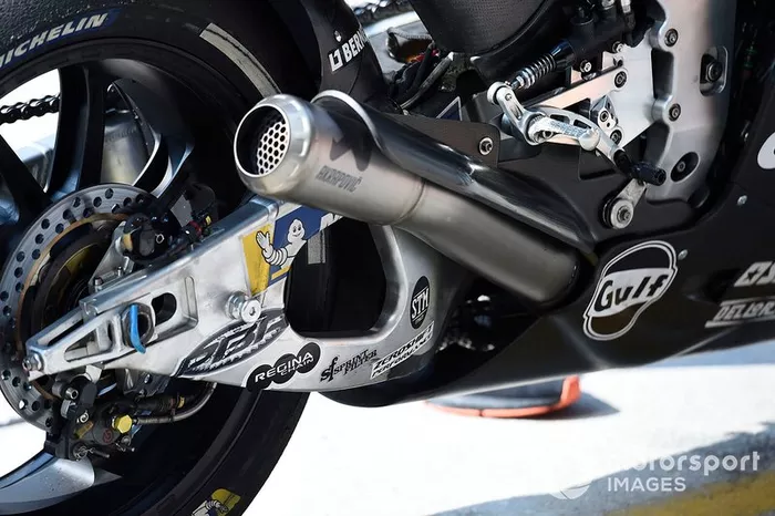 Escape Aprilia Racing Team Grasini 