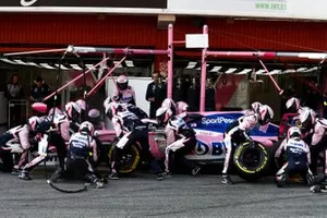Sergio Perez, Racing Point F1 Team RP19 au stand