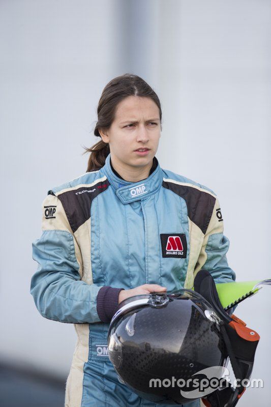 Megan Gilkes (F1200 Canadá)