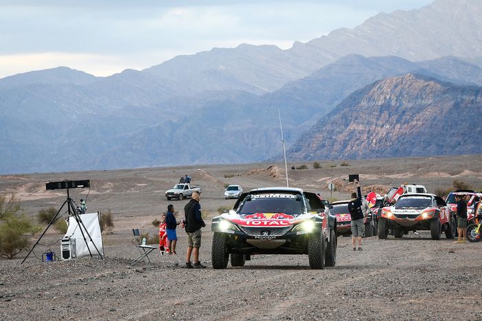 #303 Peugeot Sport Peugeot 3008 DKR: Carlos Sainz, Lucas Cruz