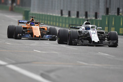Sergey Sirotkin, Williams FW41 ve Fernando Alonso, McLaren MCL33