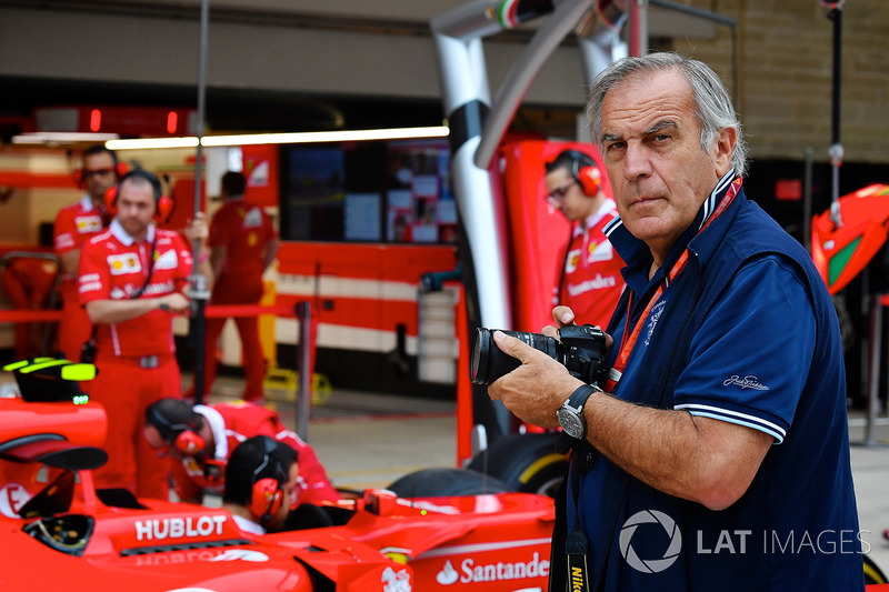 Giorgio Piola in der Formel-1-Boxengasse