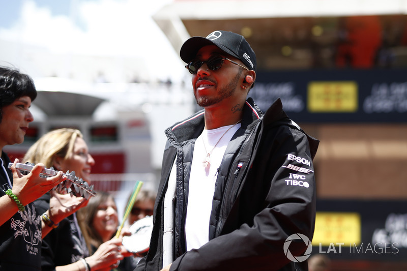 Lewis Hamilton, Mercedes-AMG F1 saat parade pembalap