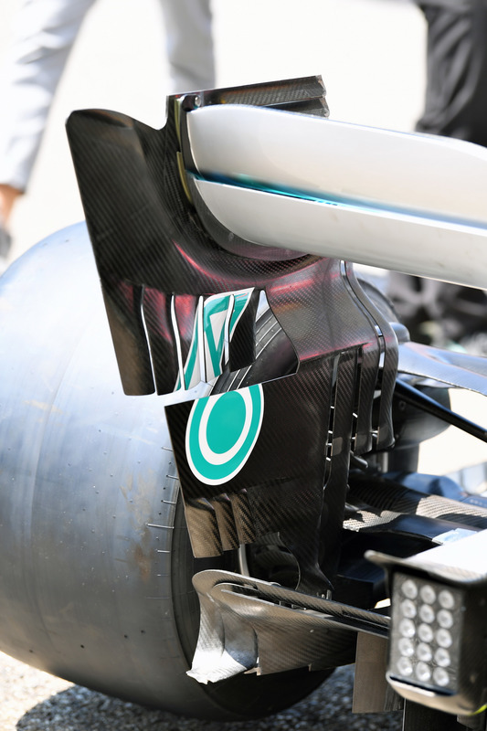 Заднее крыло Mercedes F1 W09