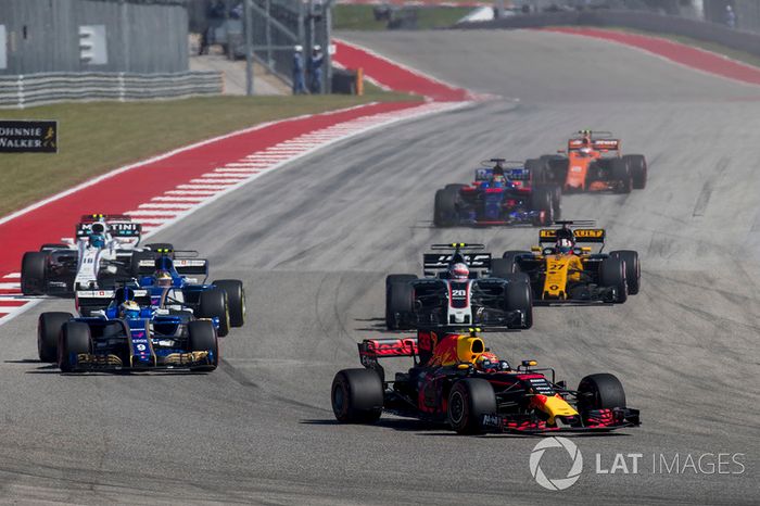 Max Verstappen, Red Bull Racing RB13, Marcus Ericsson, Sauber C36, Kevin Magnussen, Haas F1 Team VF-