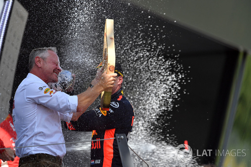 Командний менеджер Red Bull Racing Джонатан Вітлі, Себастьян Феттель, Ferrari, Макс Ферстаппен, Red Bull Racing