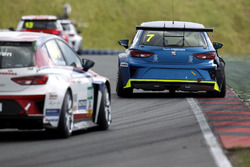 Mike Halder, Liqui Moly Team Engstler, SEAT Leon Cup Racer