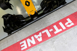 Renault Sport F1 Team RS16 front wing