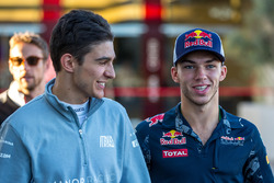 Esteban Ocon, Manor Racing con Pierre Gasly, Red Bull Racing Tercer piloto