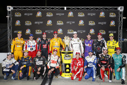 Die 16 Chase-Teilnehmer 2016: Kyle Busch, Tony Stewart, Kurt Busch, Joey Logano, Carl Edwards, Denny
