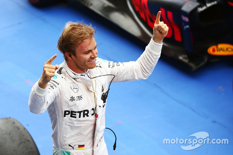 Ніко Росберг, Mercedes AMG F1 святкує перемогу у закритому парку