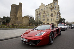 Фернандо Алонсо в Mclaren P1 в Баку