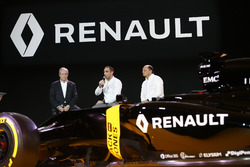 Жером Столл, президент Renault Sport F1, Сириль Абитбуль, управляющий директор Renault Sport F1 и Фр