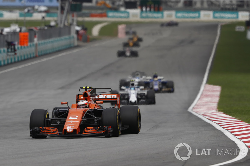 Stoffel Vandoorne, McLaren MCL32, Lance Stroll, Williams FW40