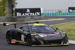 #42 Strakka Racing McLaren 650S GT3: Lewis Williamson, Martin Kodric