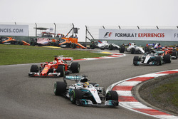 Льюіс Хемілтон, Mercedes AMG F1 W08, Себастьян Феттель, Ferrari SF70H, Валттері Боттас, Mercedes AMG