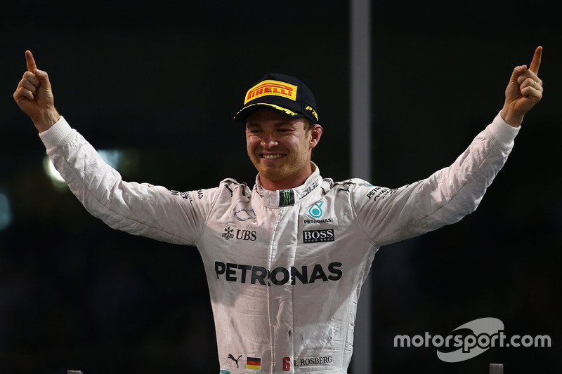 Podio: segundo lugar y campeón del mundo 2016 F1 Nico Rosberg, Mercedes AMG F1