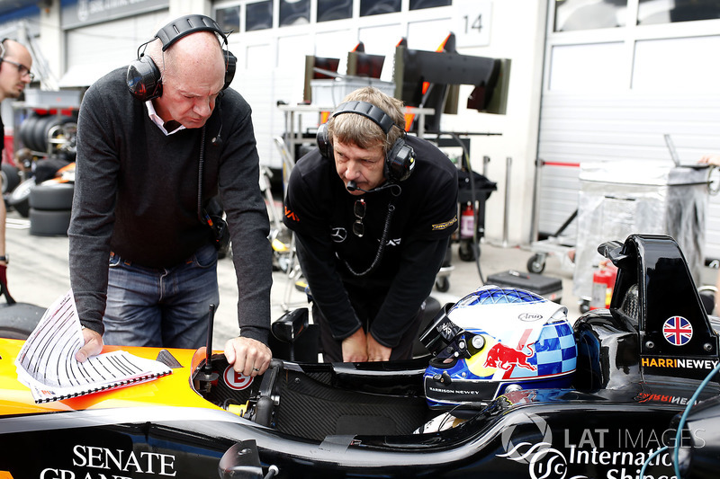 Harrison Newey, Van Amersfoort Racing Dallara F317 - Mercedes-Benz bersama ayahnya, Adrian Newey