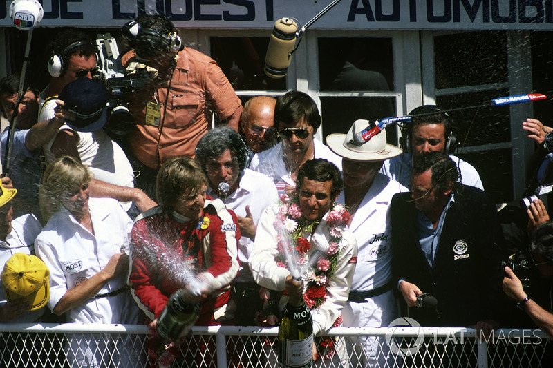 1. Jacky Ickx, Derek Bell, Porsche 936/81