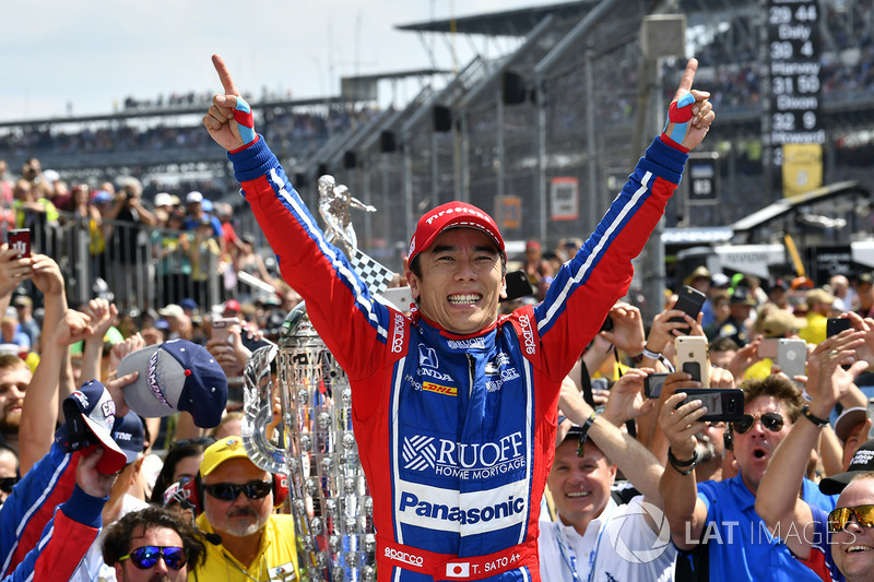 Takuma Sato, Andretti Autosport Honda celebra en Victory Lane