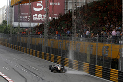 Nikita Mazepin, Hitech GP Dallara Mercedes wurde naß
