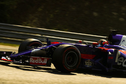Карлос Сайнс, Scuderia Toro Rosso STR12