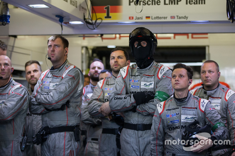 Porsche Team members react to the #1 retirement