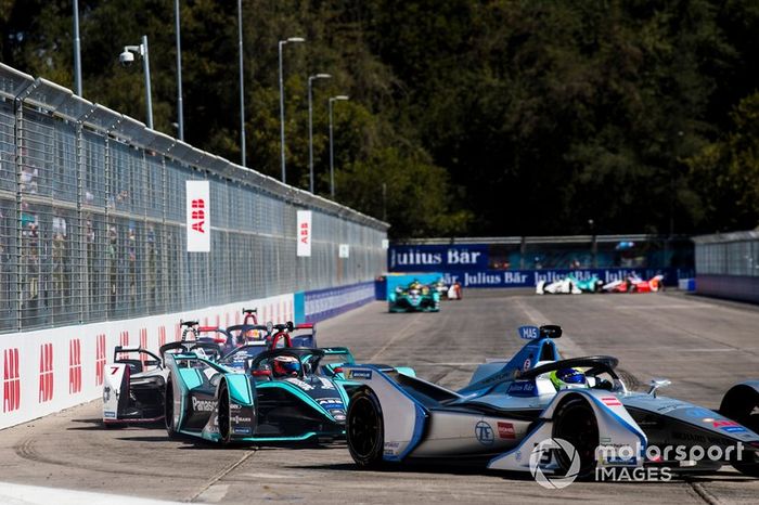 Felipe Massa, Venturi Formula E, Venturi VFE05 leadsMitch Evans, Jaguar Racing, Jaguar I-Type 3, Jose Maria Lopez, GEOX Dragon Racing, Penske EV-3 