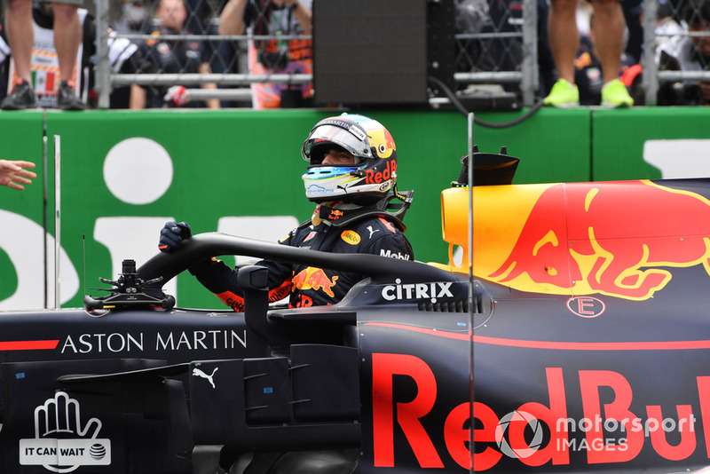 Ganador de la pole Daniel Ricciardo, Red Bull Racing en Parc Ferme