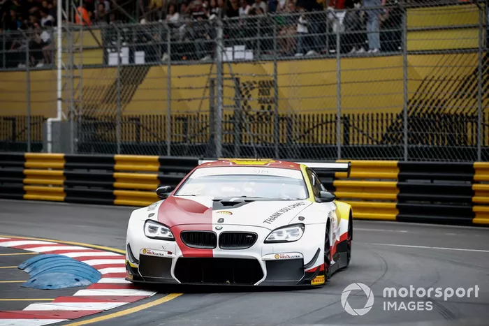 #42 BMW Team Schnitzer BMW M6 GT3: Augusto Farfus