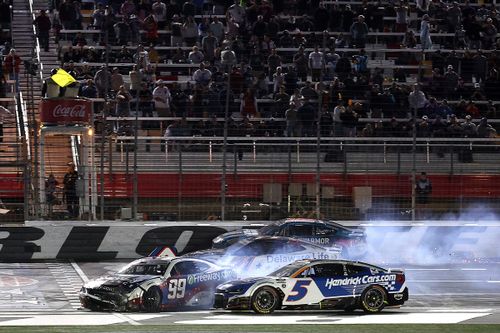 Daniel Suárez, Trackhouse Chevrolet, Kyle Larson, Hendrick Motorsports Chevrolet