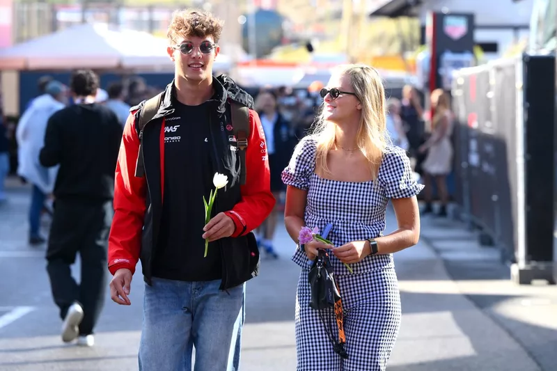 Oliver Bearman, Haas F1 Team, Alicia Stent-Torriani