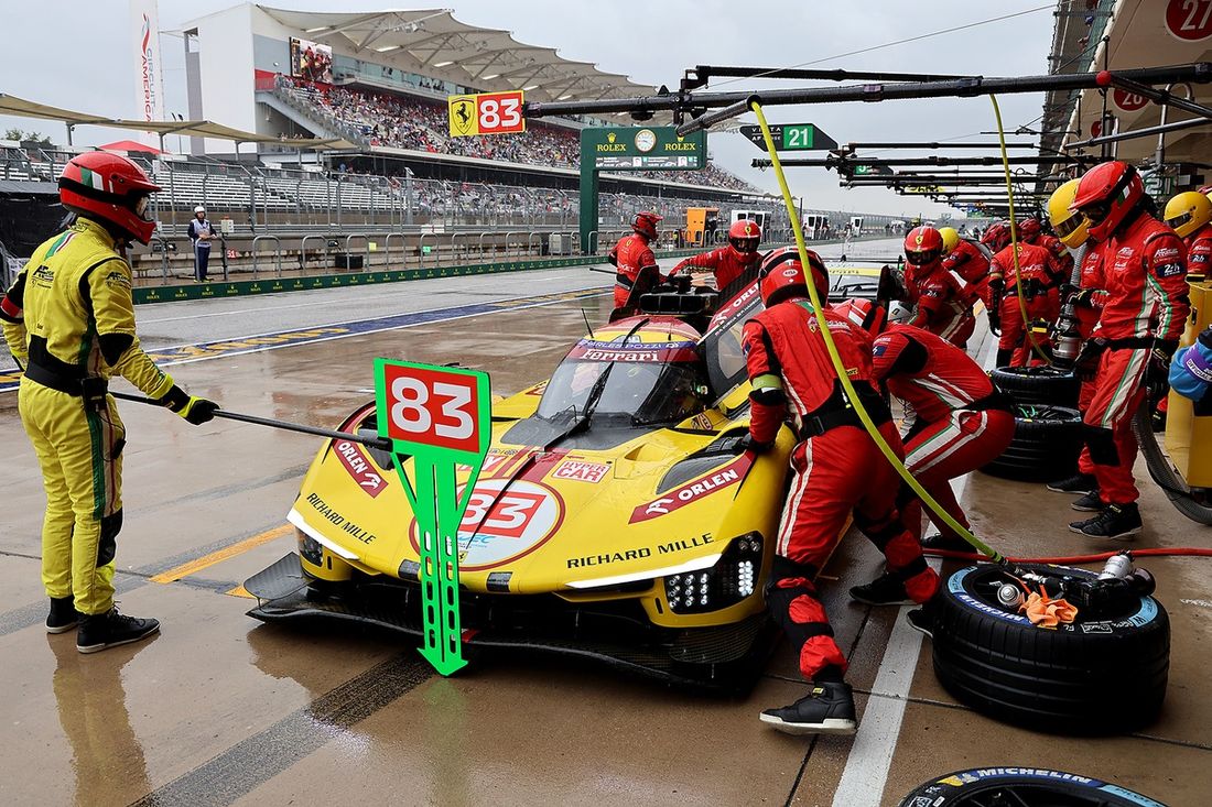 #83 AF Corse Ferrari 499P: Robert Kubica, Yifei Ye, Philip Hanson