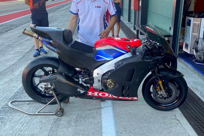 Stefan Bradl, Honda RC213V