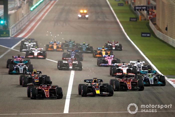 Arrancada Charles Leclerc, Ferrari F1-75, Max Verstappen, Red Bull Racing RB18, Carlos Sainz Jr., Ferrari F1-75, Lewis Hamilton, Mercedes W13, Sergio Pérez, Red Bull Racing RB18